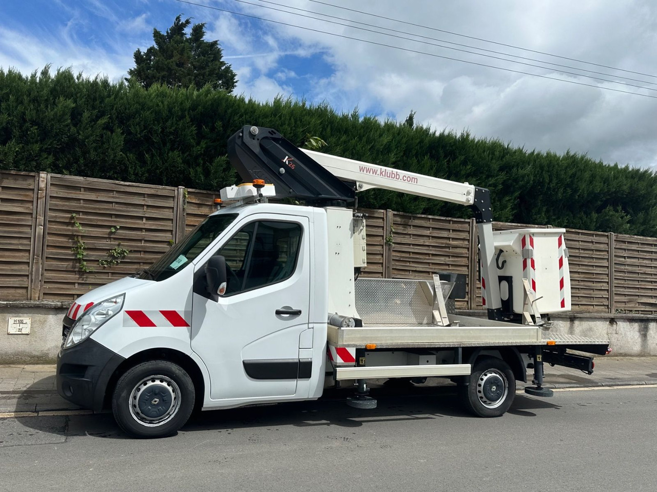 Renault Master III Steiger/11,2m/3,5t/Klubb K26/Klima - Emelőkosaras teherautó: 1 kép. Renault Master III Steiger/11,2m/3,5t/Klubb K26/Klima - Emelőkosaras teherautó: 1 kép.