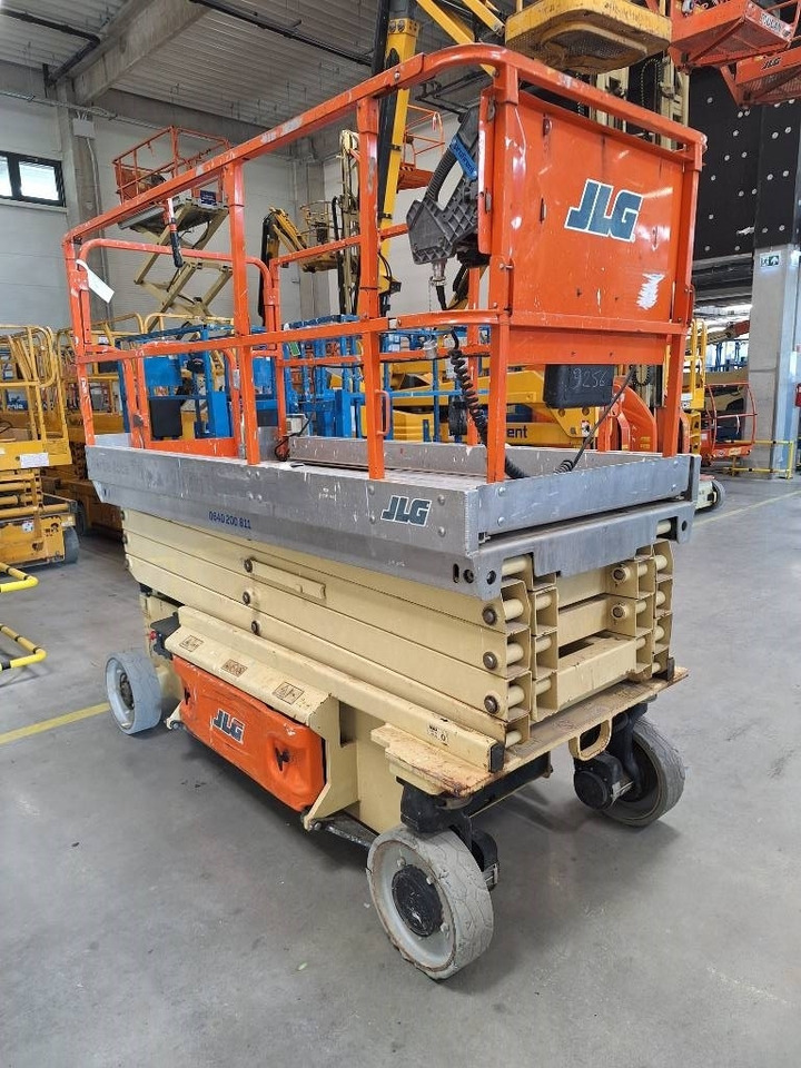 JLG 2646 ES - Ollós emelő: 1 kép. JLG 2646 ES - Ollós emelő: 1 kép.