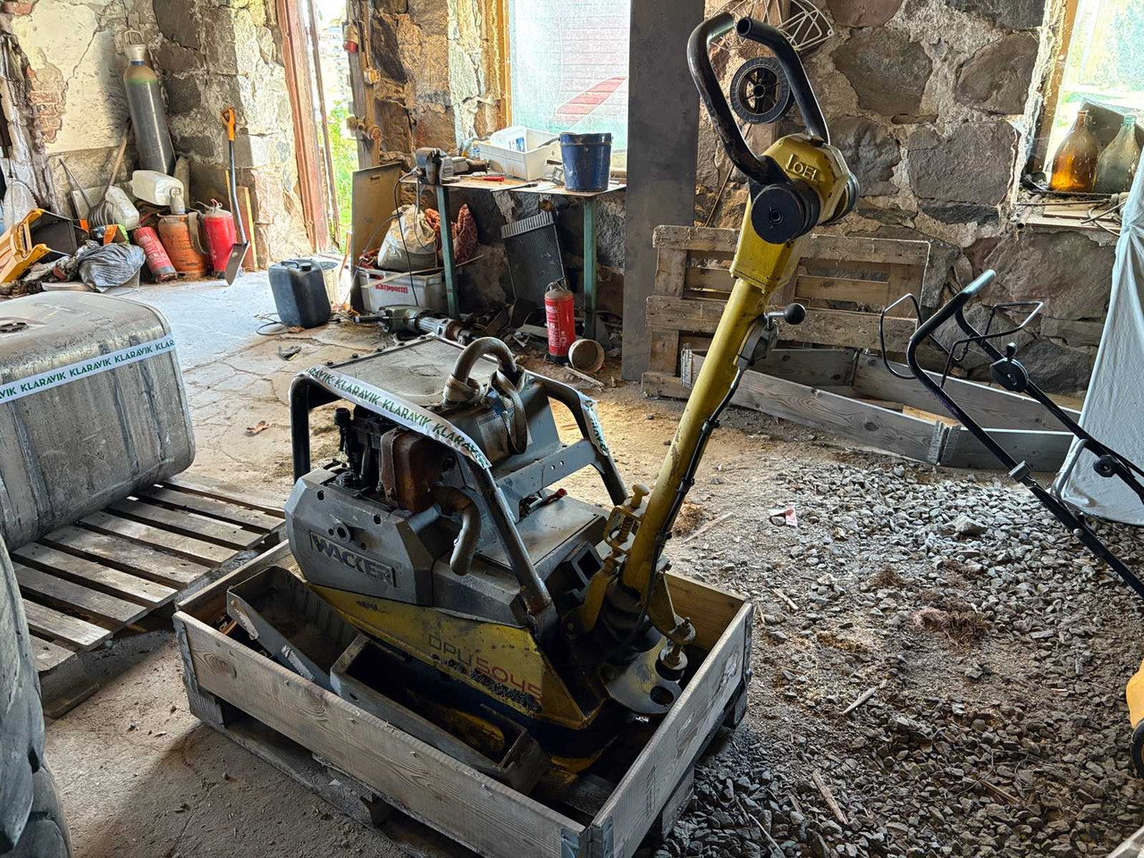 Compactor Wacker Neuson DPU 5045H - Lapvibrátor: 3 kép. Compactor Wacker Neuson DPU 5045H - Lapvibrátor: 3 kép.