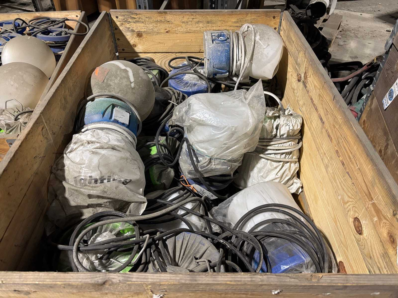 Szerszám/ Felszerelés Daisy-chainable ball lamp approx. 40pcs: 1 kép.