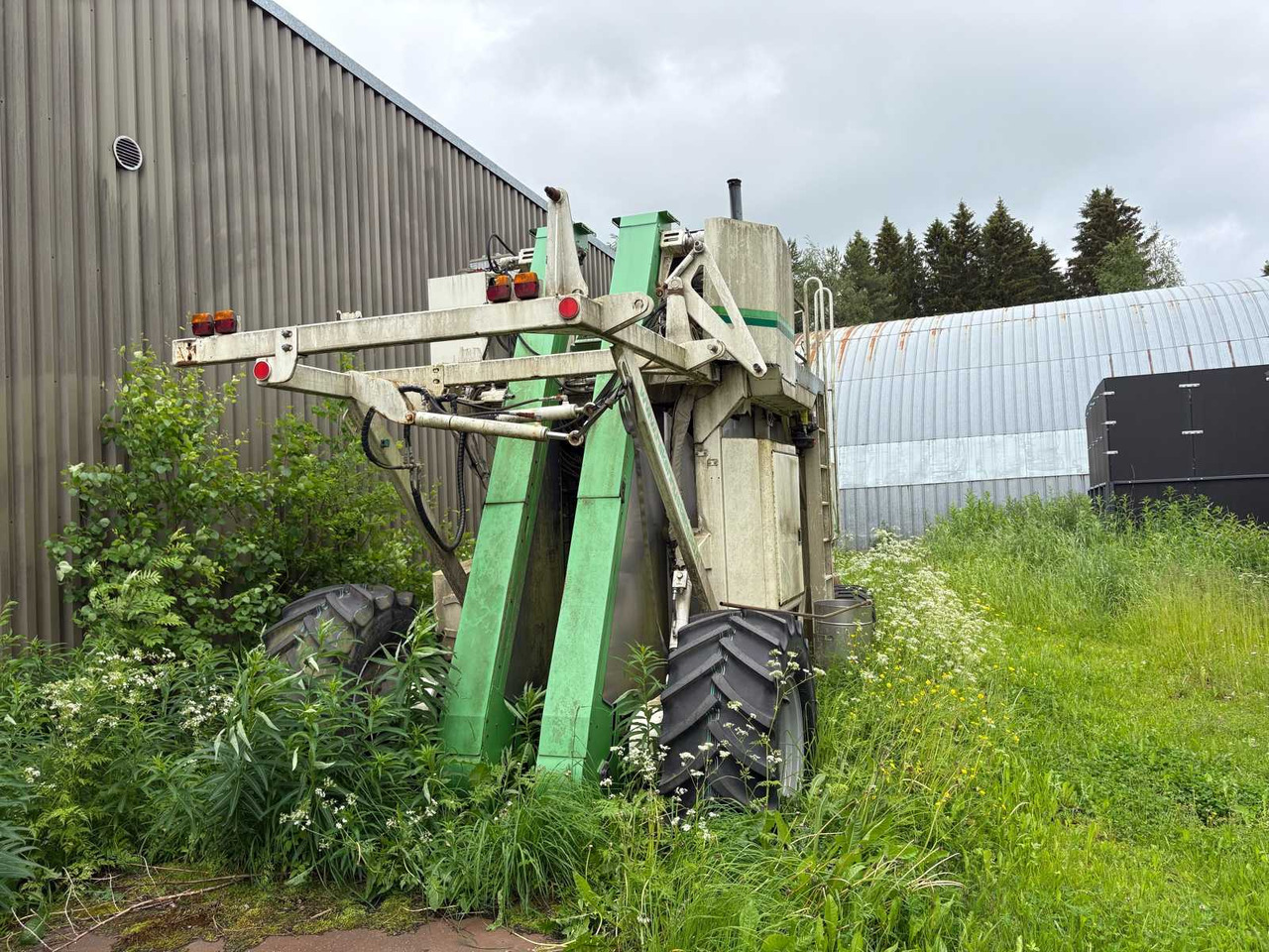 Fruit picking machine Joonas FH - Betakarító gép: 2 kép. Fruit picking machine Joonas FH - Betakarító gép: 2 kép.