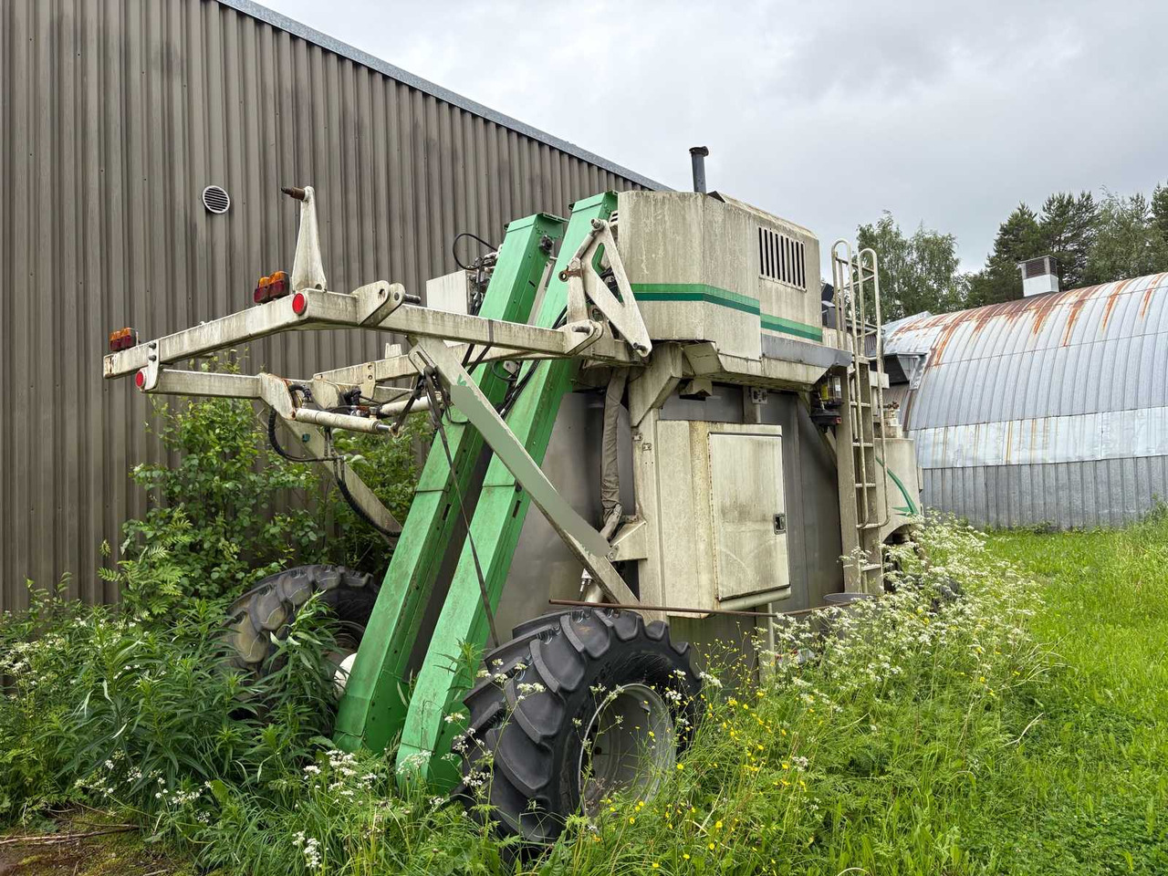 Fruit picking machine Joonas FH - Betakarító gép: 1 kép. Fruit picking machine Joonas FH - Betakarító gép: 1 kép.