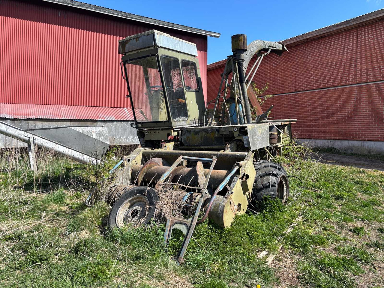 Harvester Fortschritt E-294C (for repair/spare parts) - Betakarító gép: 1 kép. Harvester Fortschritt E-294C (for repair/spare parts) - Betakarító gép: 1 kép.