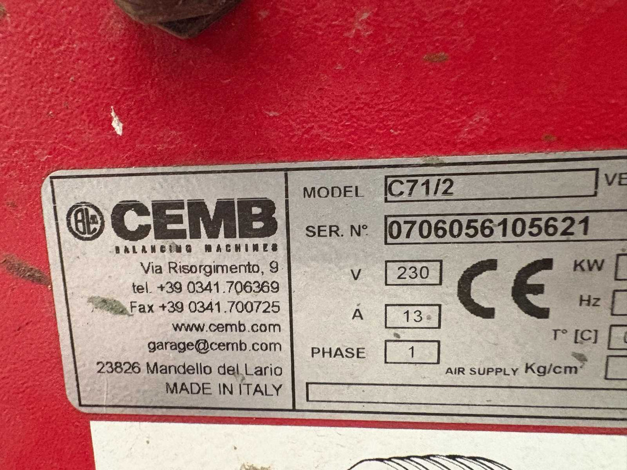 Tire Balancing Machine CEMB C71 - Garázs felszerelés: 3 kép. Tire Balancing Machine CEMB C71 - Garázs felszerelés: 3 kép.