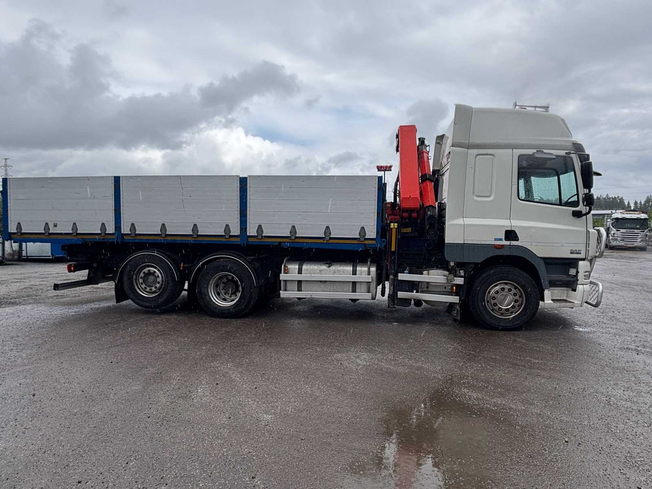 Truck DAF CF 85.460 FAN + Crane Palfinger PK 17000 - Platós teherautó, Darus autó: 4 kép. Truck DAF CF 85.460 FAN + Crane Palfinger PK 17000 - Platós teherautó, Darus autó: 4 kép.
