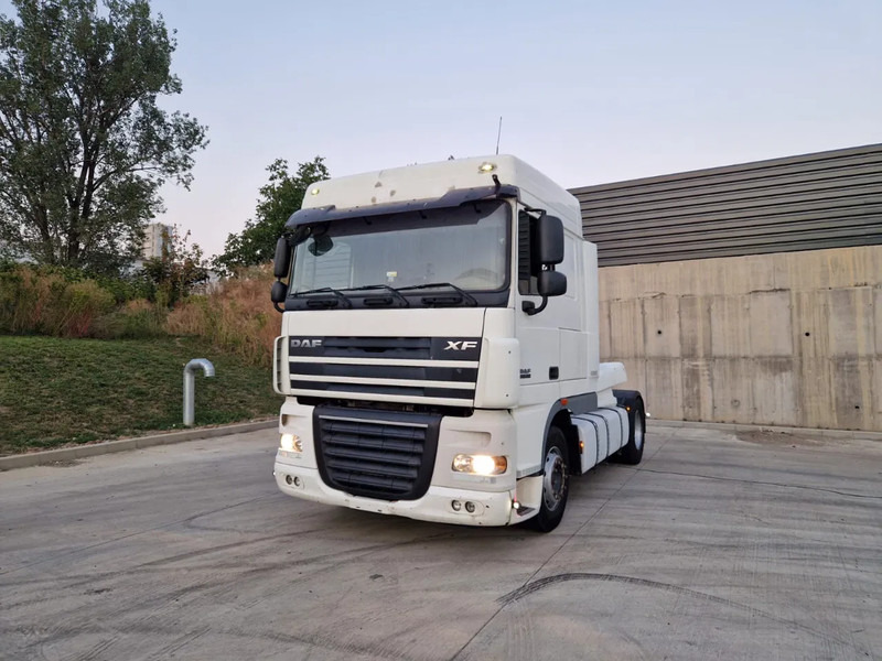 DAF XF 105.460 - Terminál targoncá: 3 kép. DAF XF 105.460 - Terminál targoncá: 3 kép.