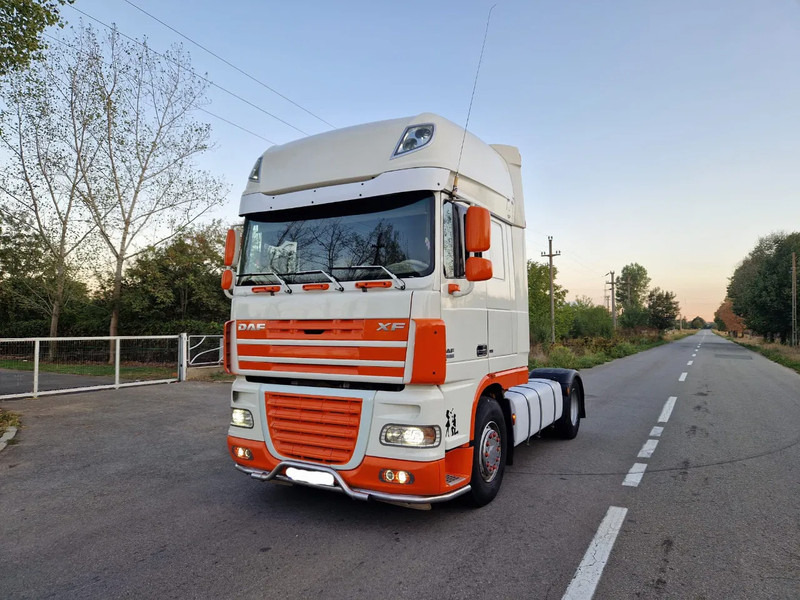 DAF XF 105.460 Manual - Terminál targoncá: 2 kép. DAF XF 105.460 Manual - Terminál targoncá: 2 kép.