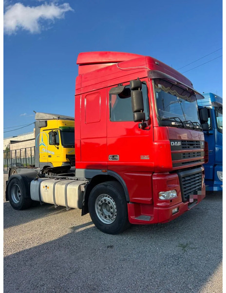 DAF XF 95 430 Manual - Terminál targoncá: 4 kép. DAF XF 95 430 Manual - Terminál targoncá: 4 kép.