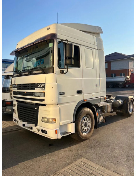 DAF XF 95.480 Manual - Terminál targoncá: 1 kép. DAF XF 95.480 Manual - Terminál targoncá: 1 kép.