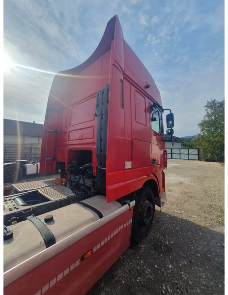 Nyergesvontató DAF XF 95.430: 8 kép.