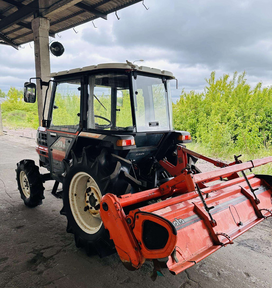 Kubota GL32 - Traktor: 4 kép. Kubota GL32 - Traktor: 4 kép.