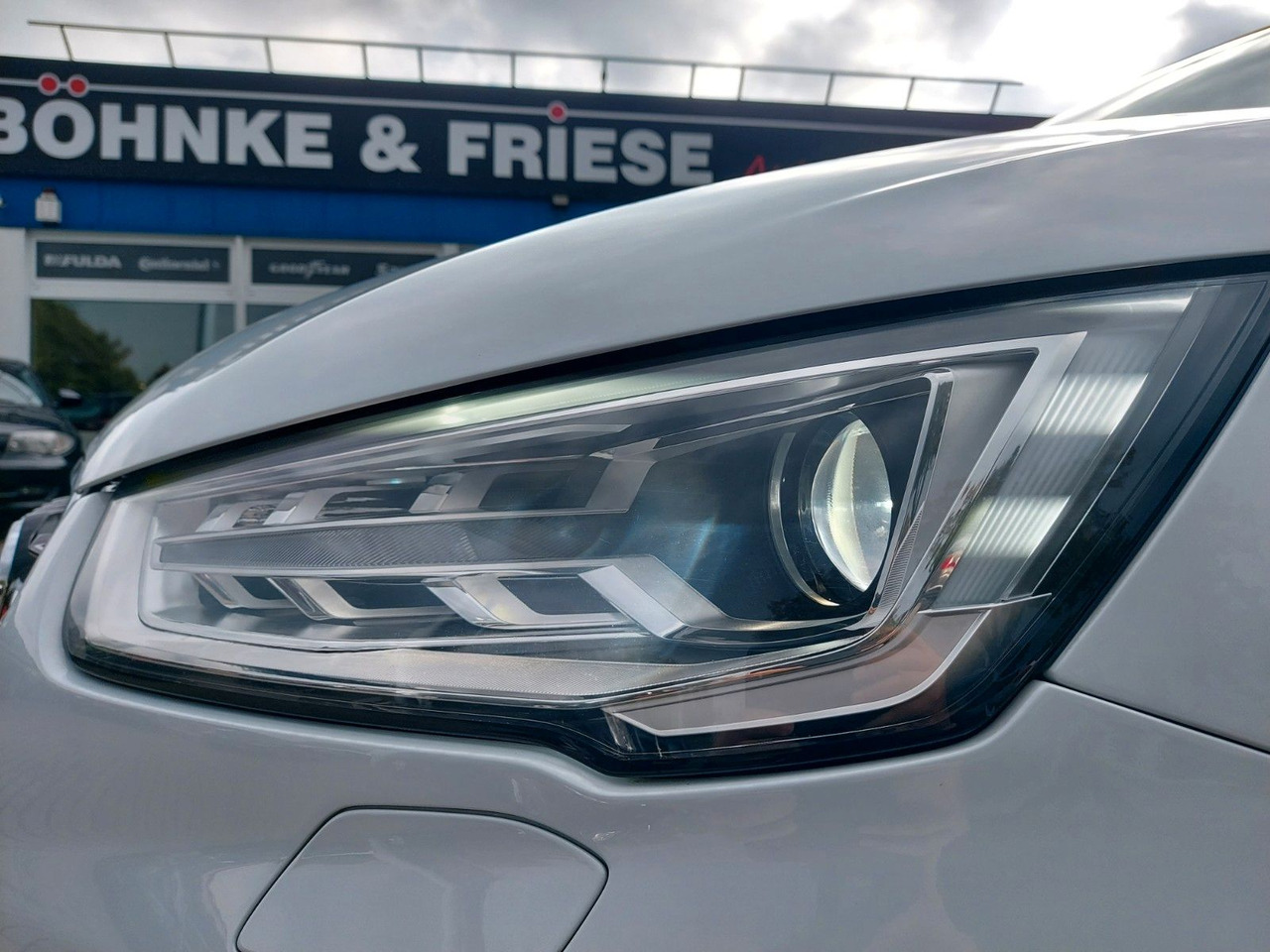 Audi A1 Sportback sport S-Line Pano Bose Xenon DAB - Szedán: 3 kép. Audi A1 Sportback sport S-Line Pano Bose Xenon DAB - Szedán: 3 kép.