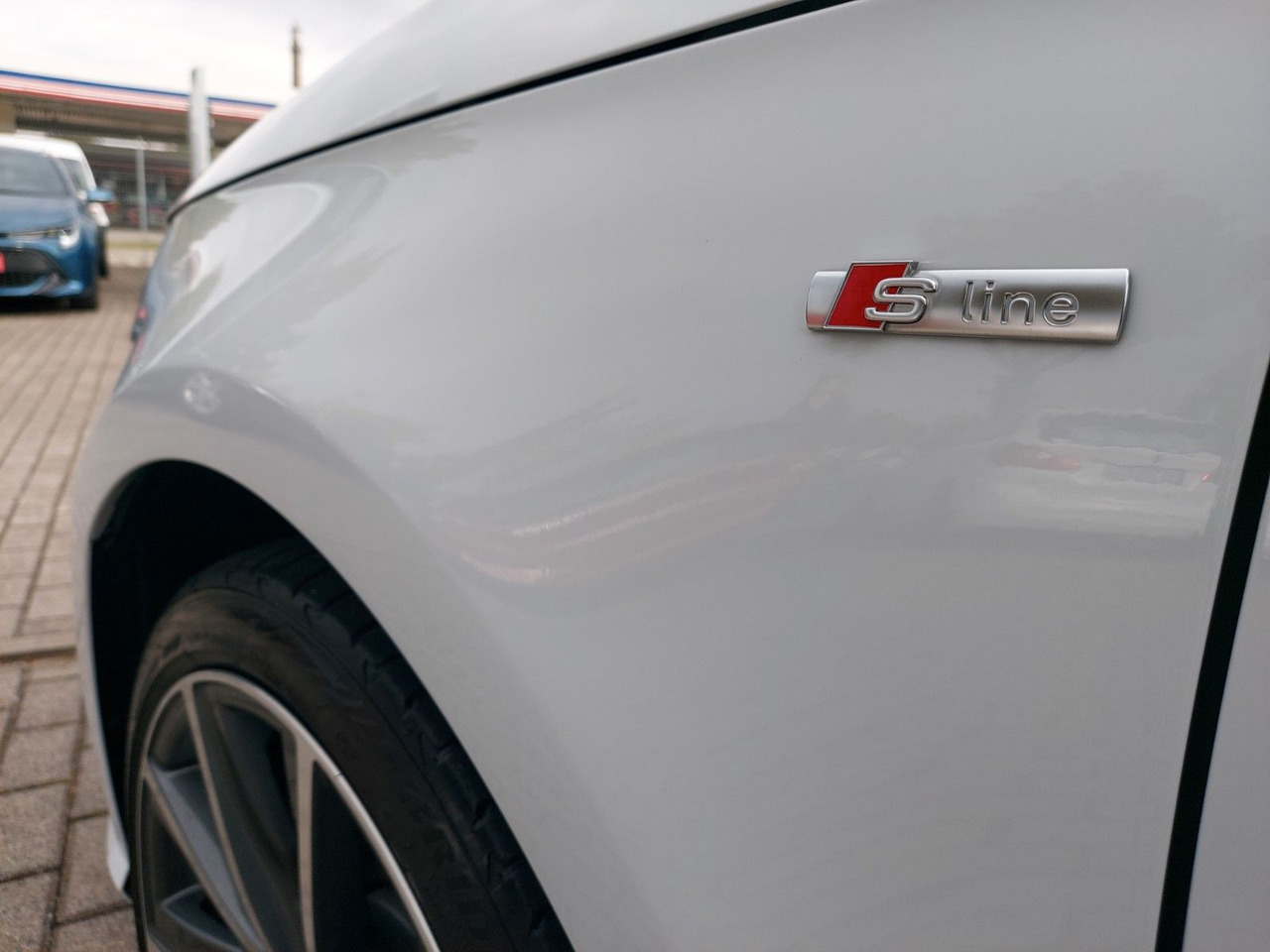 Audi A1 Sportback sport S-Line Pano Bose Xenon DAB - Szedán: 4 kép. Audi A1 Sportback sport S-Line Pano Bose Xenon DAB - Szedán: 4 kép.