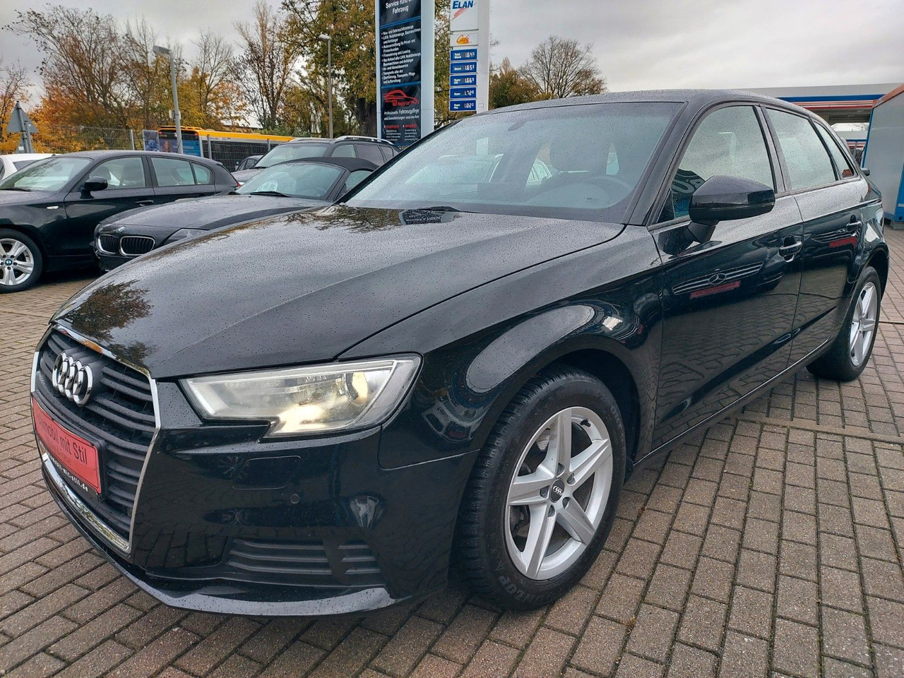 Audi A3 Sportback Xenon Navi Tempo PDC AHK - Kombi: 4 kép. Audi A3 Sportback Xenon Navi Tempo PDC AHK - Kombi: 4 kép.