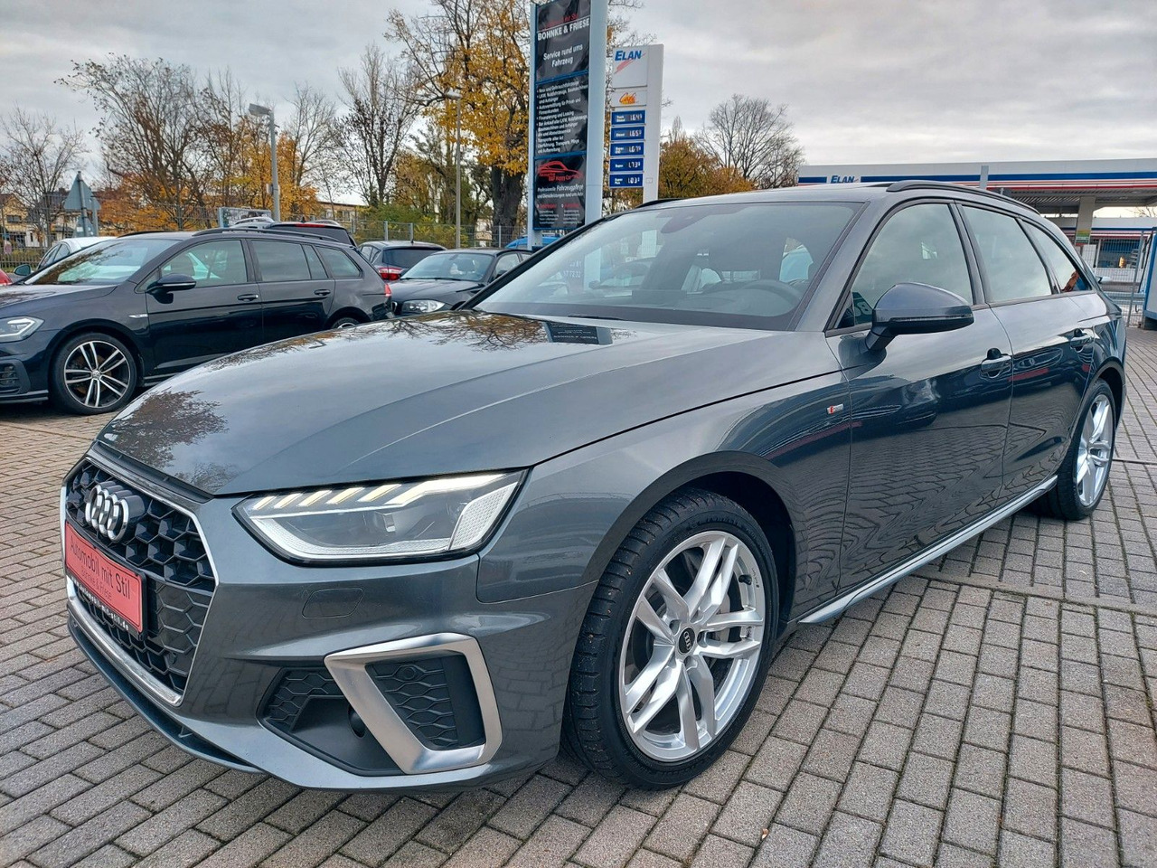 Audi A4 Avant 50 TDI Quattro S-Line Pano ACC Radar - Kombi: 2 kép. Audi A4 Avant 50 TDI Quattro S-Line Pano ACC Radar - Kombi: 2 kép.