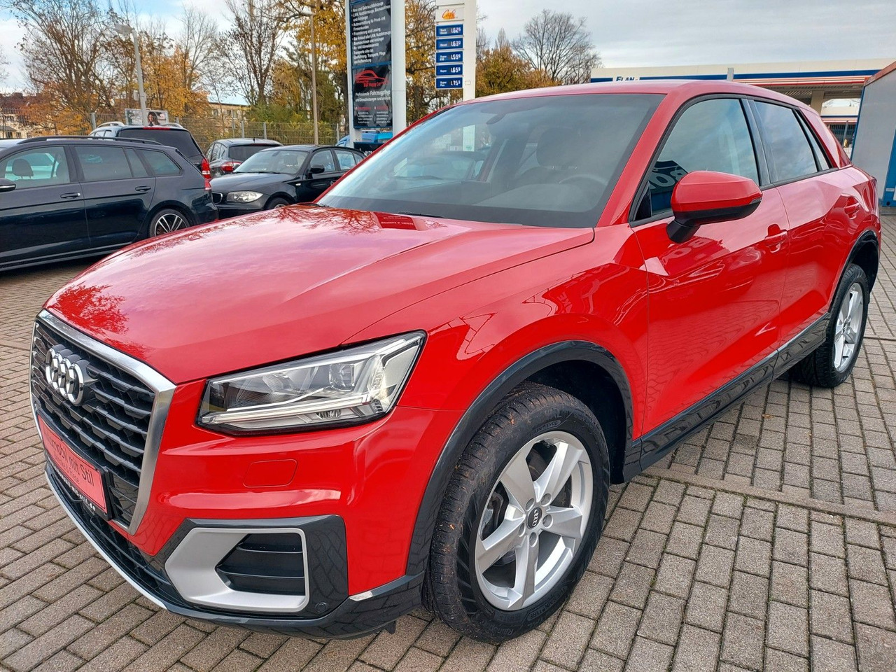 Audi Q2 40 TFSI quattro sport LED Leder Kamera AHK - Terepjáró/ SUV: 5 kép. Audi Q2 40 TFSI quattro sport LED Leder Kamera AHK - Terepjáró/ SUV: 5 kép.