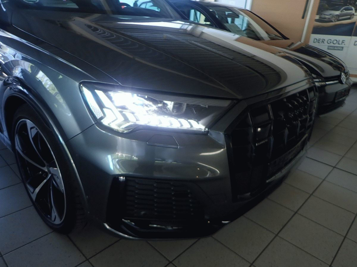 Audi Q7 50 TDI quattro S line 4WS Laser Sitzlüftung - Terepjáró/ SUV: 2 kép. Audi Q7 50 TDI quattro S line 4WS Laser Sitzlüftung - Terepjáró/ SUV: 2 kép.