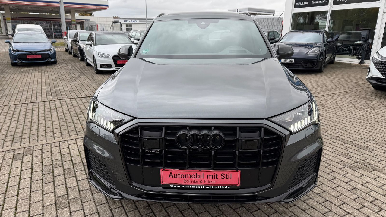 Audi Q7 50 TDI quattro S line 4WS Laser Sitzlüftung - Terepjáró/ SUV: 5 kép. Audi Q7 50 TDI quattro S line 4WS Laser Sitzlüftung - Terepjáró/ SUV: 5 kép.