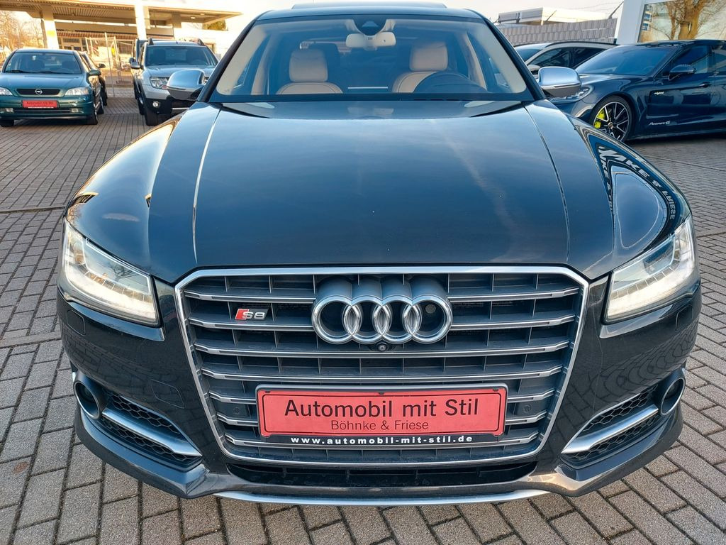 Audi S8 4.0 TFSI PLUS quattro B&O HEAD STAND LUFT - Autó: 2 kép. Audi S8 4.0 TFSI PLUS quattro B&O HEAD STAND LUFT - Autó: 2 kép.