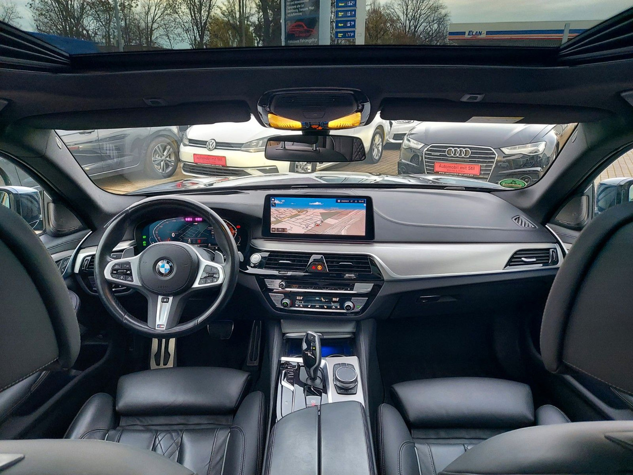 BMW 540 5 Touring xDrive M Sport Pro Pano H&K Massag - Kombi: 3 kép. BMW 540 5 Touring xDrive M Sport Pro Pano H&K Massag - Kombi: 3 kép.