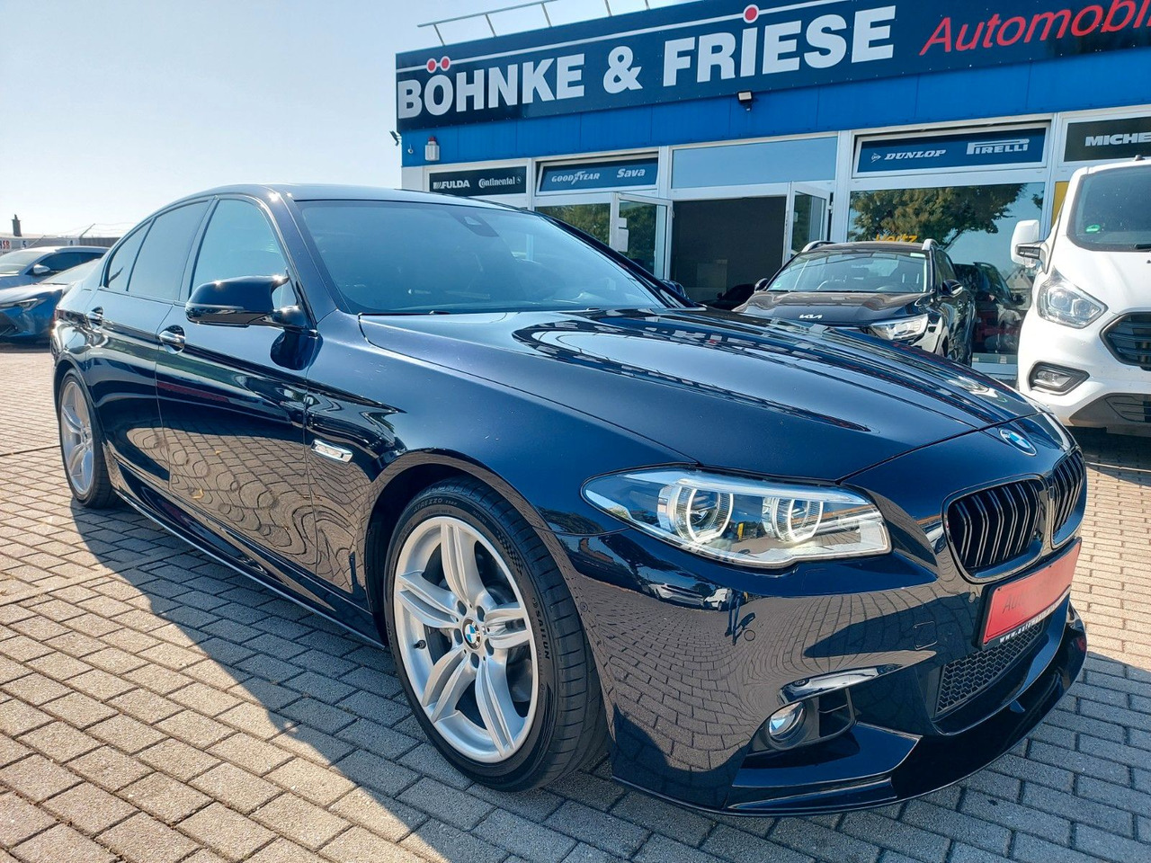 BMW 550i Limousine Autom. M-Sport HUD Glasdach H&K - Szedán: 1 kép. BMW 550i Limousine Autom. M-Sport HUD Glasdach H&K - Szedán: 1 kép.