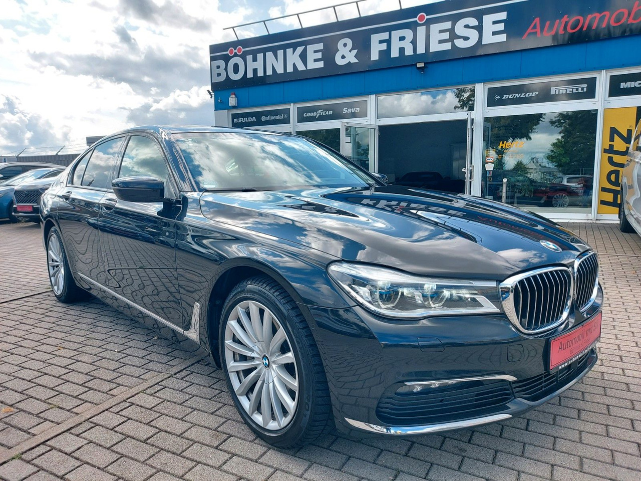 BMW 740 Baureihe 7 Lim 740 d xDrive Glasdach ACC - Szedán: 1 kép. BMW 740 Baureihe 7 Lim 740 d xDrive Glasdach ACC - Szedán: 1 kép.