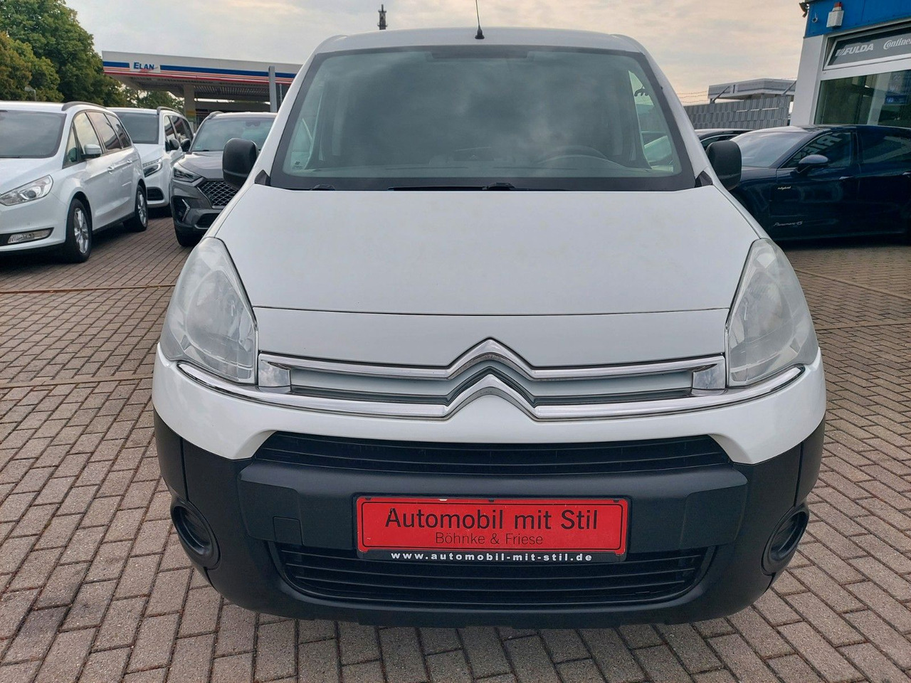 Citroën Berlingo Kasten Niveau B L1 Bluetooth - Kisbusz: 3 kép. Citroën Berlingo Kasten Niveau B L1 Bluetooth - Kisbusz: 3 kép.