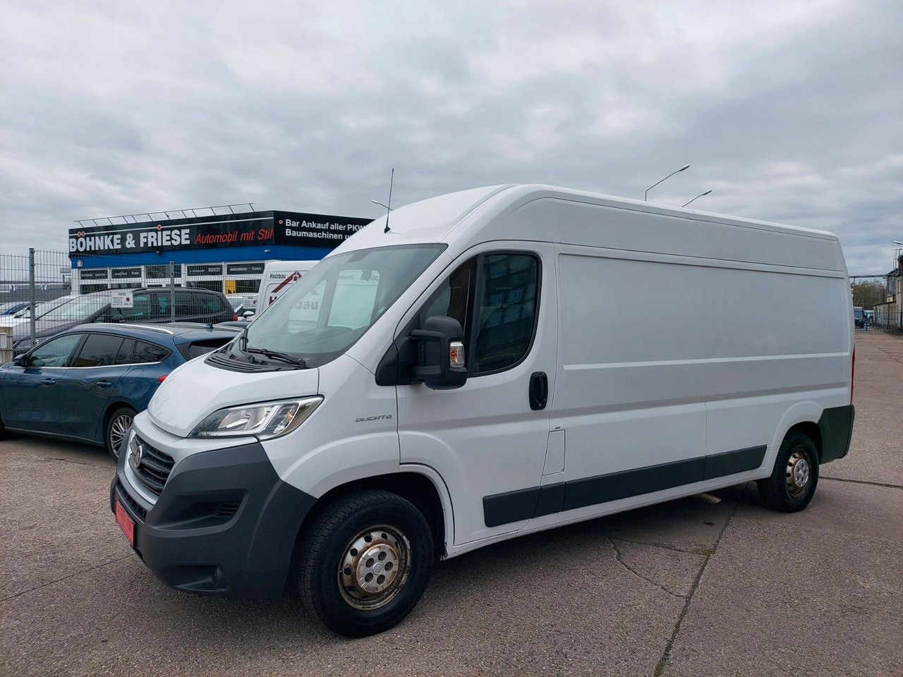 Fiat Ducato Grossr.-Kasten 35 130 L4H2 RS: 4035 mm - Kisbusz: 4 kép. Fiat Ducato Grossr.-Kasten 35 130 L4H2 RS: 4035 mm - Kisbusz: 4 kép.