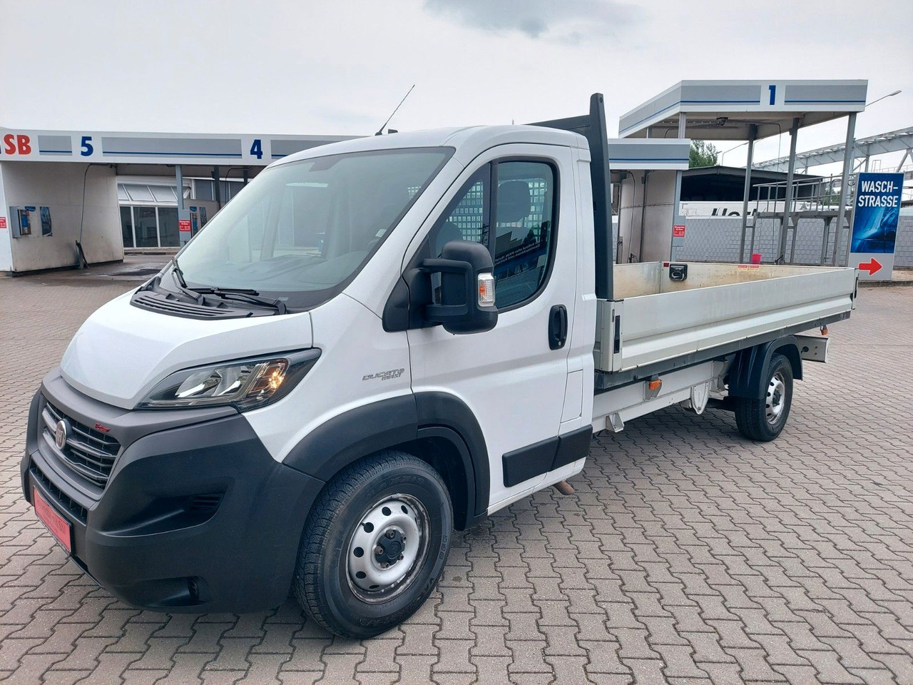 Fiat Ducato Maxi Pritsche 35 180 L5 Pritsche - Platós kisteherautó: 4 kép. Fiat Ducato Maxi Pritsche 35 180 L5 Pritsche - Platós kisteherautó: 4 kép.