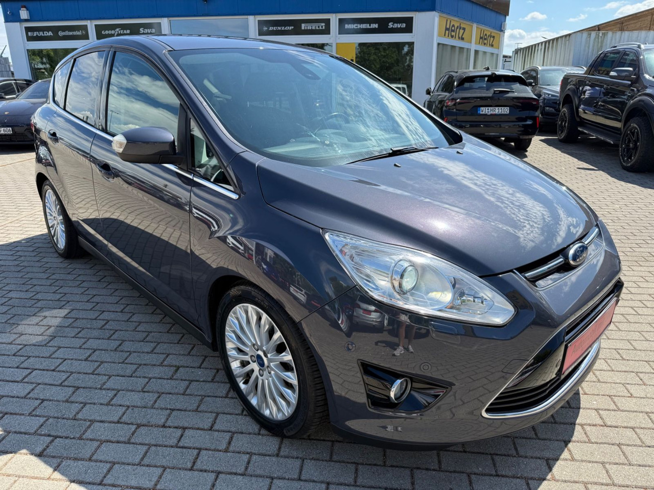Ford C-Max C-MAX Titanium XENON PDC KLIMA SHZ - Kisbusz: 2 kép. Ford C-Max C-MAX Titanium XENON PDC KLIMA SHZ - Kisbusz: 2 kép.