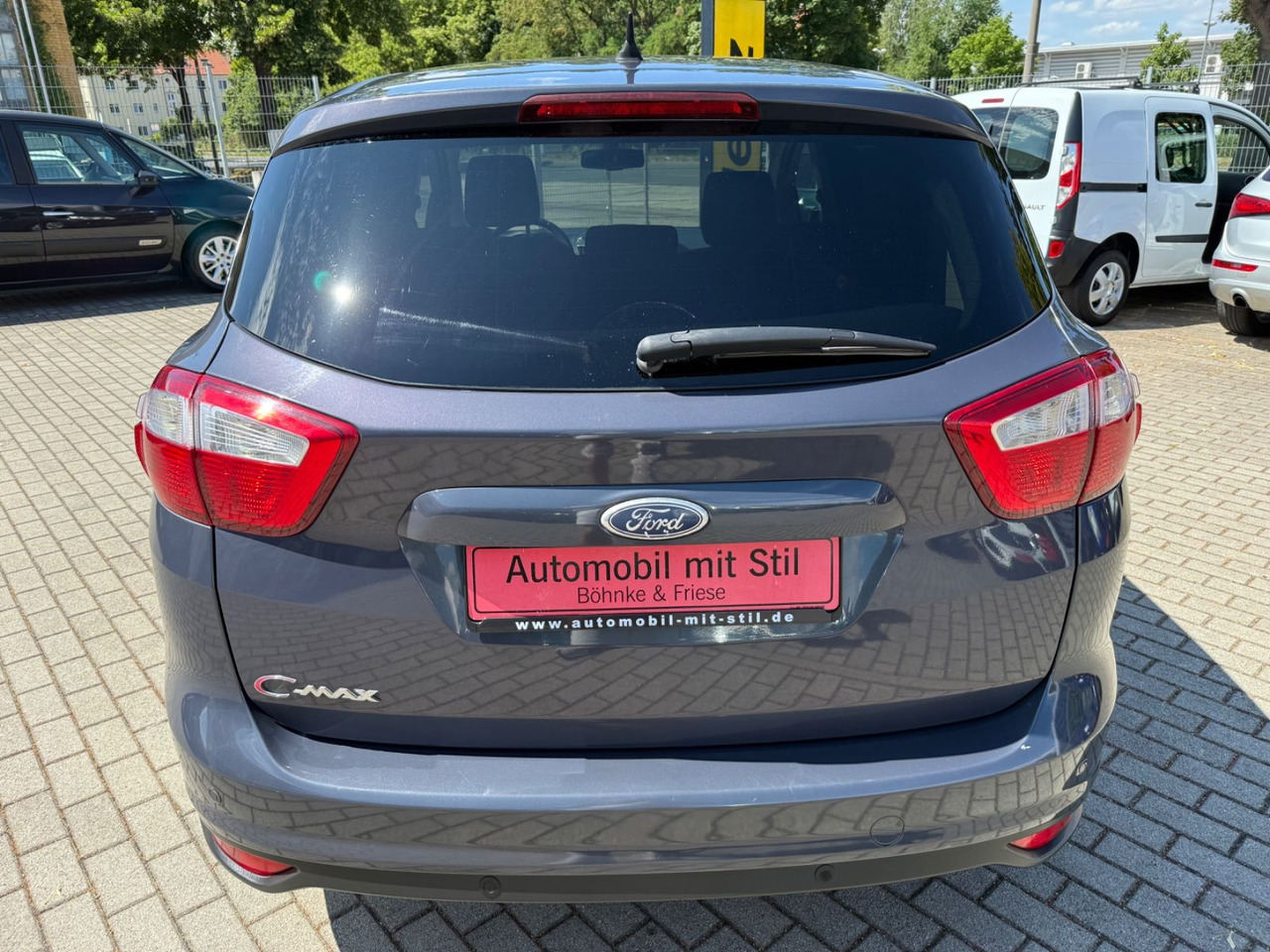 Ford C-Max C-MAX Titanium XENON PDC KLIMA SHZ - Kisbusz: 4 kép. Ford C-Max C-MAX Titanium XENON PDC KLIMA SHZ - Kisbusz: 4 kép.