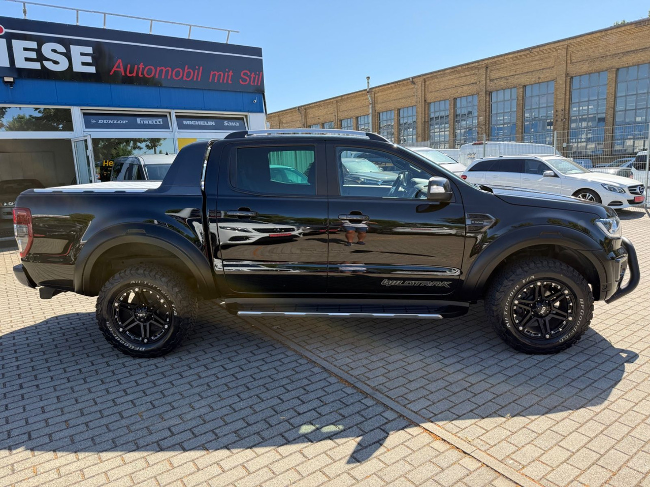 Ford Ranger Wildtrak Doppelkabine 4x4 Raptor LED NAVI - Terepjáró/ SUV: 3 kép. Ford Ranger Wildtrak Doppelkabine 4x4 Raptor LED NAVI - Terepjáró/ SUV: 3 kép.