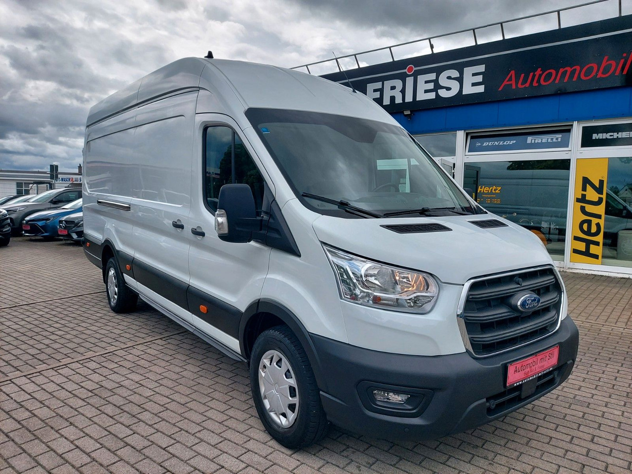 Ford Transit Kasten 350 L4 lang hoch Klima Cam DAB - Kisbusz: 2 kép. Ford Transit Kasten 350 L4 lang hoch Klima Cam DAB - Kisbusz: 2 kép.