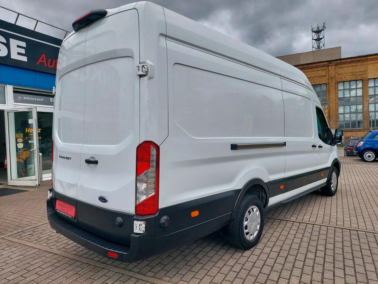 Ford Transit Kasten 350 L4 lang hoch Klima Cam DAB - Kisbusz: 5 kép. Ford Transit Kasten 350 L4 lang hoch Klima Cam DAB - Kisbusz: 5 kép.