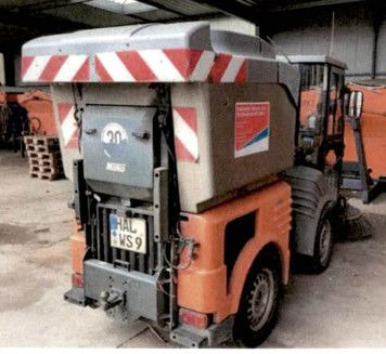 Hako Citymaster 1250 - Utcaseprő gép: 2 kép. Hako Citymaster 1250 - Utcaseprő gép: 2 kép.