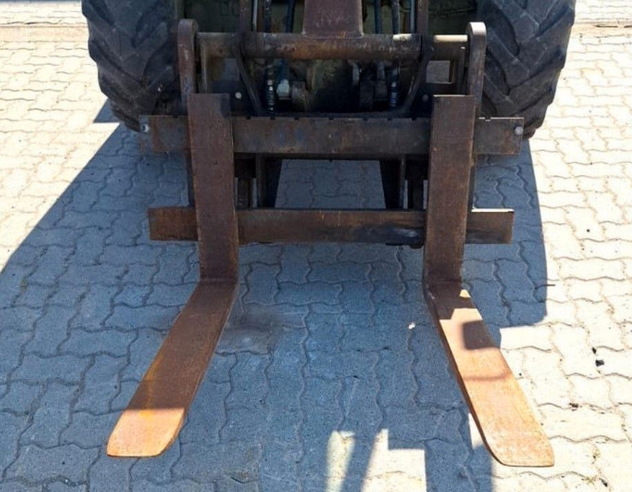 Kramer KRAMER Allrad 520 GABEL + SCHAUFEL - Gumikerekes homlokrakodó: 2 kép. Kramer KRAMER Allrad 520 GABEL + SCHAUFEL - Gumikerekes homlokrakodó: 2 kép.
