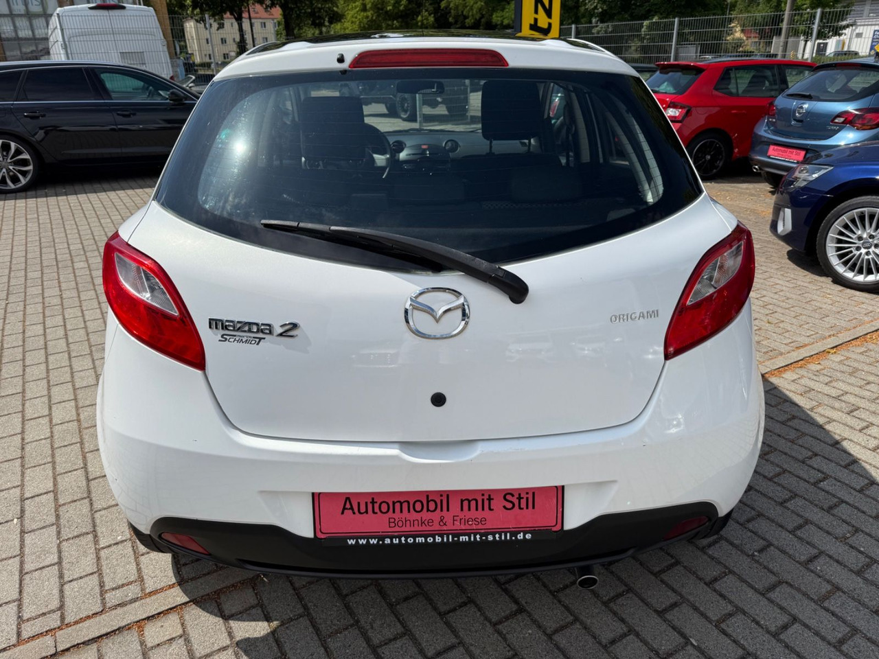 Mazda 2 Lim. 1.3 Origami 5 TÜER KLIMA SHZ TÜV NEU - Autó: 5 kép. Mazda 2 Lim. 1.3 Origami 5 TÜER KLIMA SHZ TÜV NEU - Autó: 5 kép.