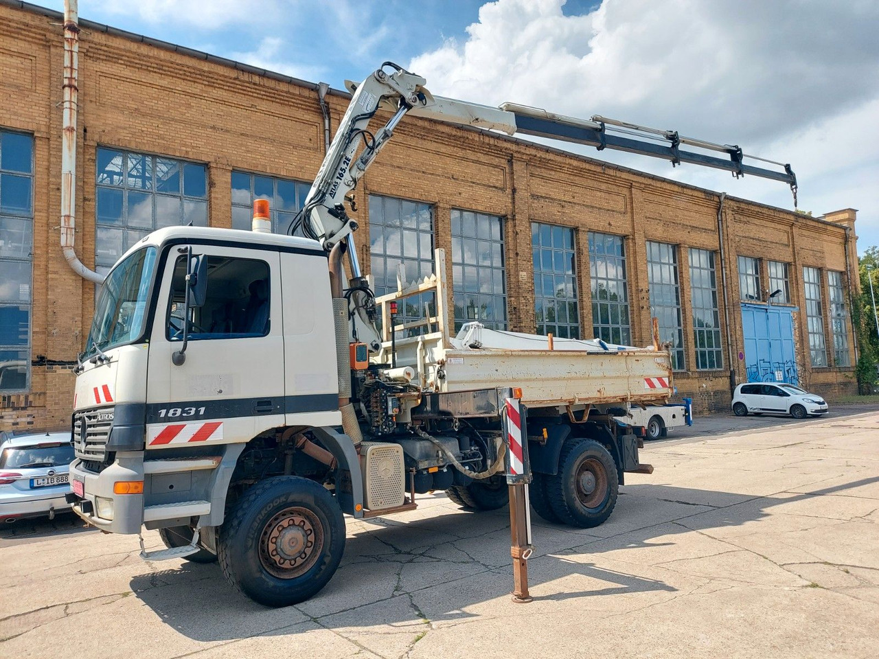 Mercedes-Benz ACTROS 1831 4X4 KRAN MEILER ALLRAD ATLAS 165.2E - Billenőplatós teherautó, Darus autó: 3 kép. Mercedes-Benz ACTROS 1831 4X4 KRAN MEILER ALLRAD ATLAS 165.2E - Billenőplatós teherautó, Darus autó: 3 kép.