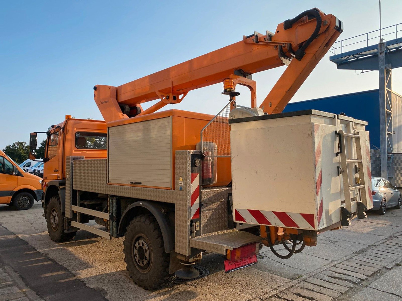 Mercedes-Benz ATEGO 4X4 1324 Hub Steiger Ruthmann T220 - Emelőkosaras teherautó: 5 kép. Mercedes-Benz ATEGO 4X4 1324 Hub Steiger Ruthmann T220 - Emelőkosaras teherautó: 5 kép.