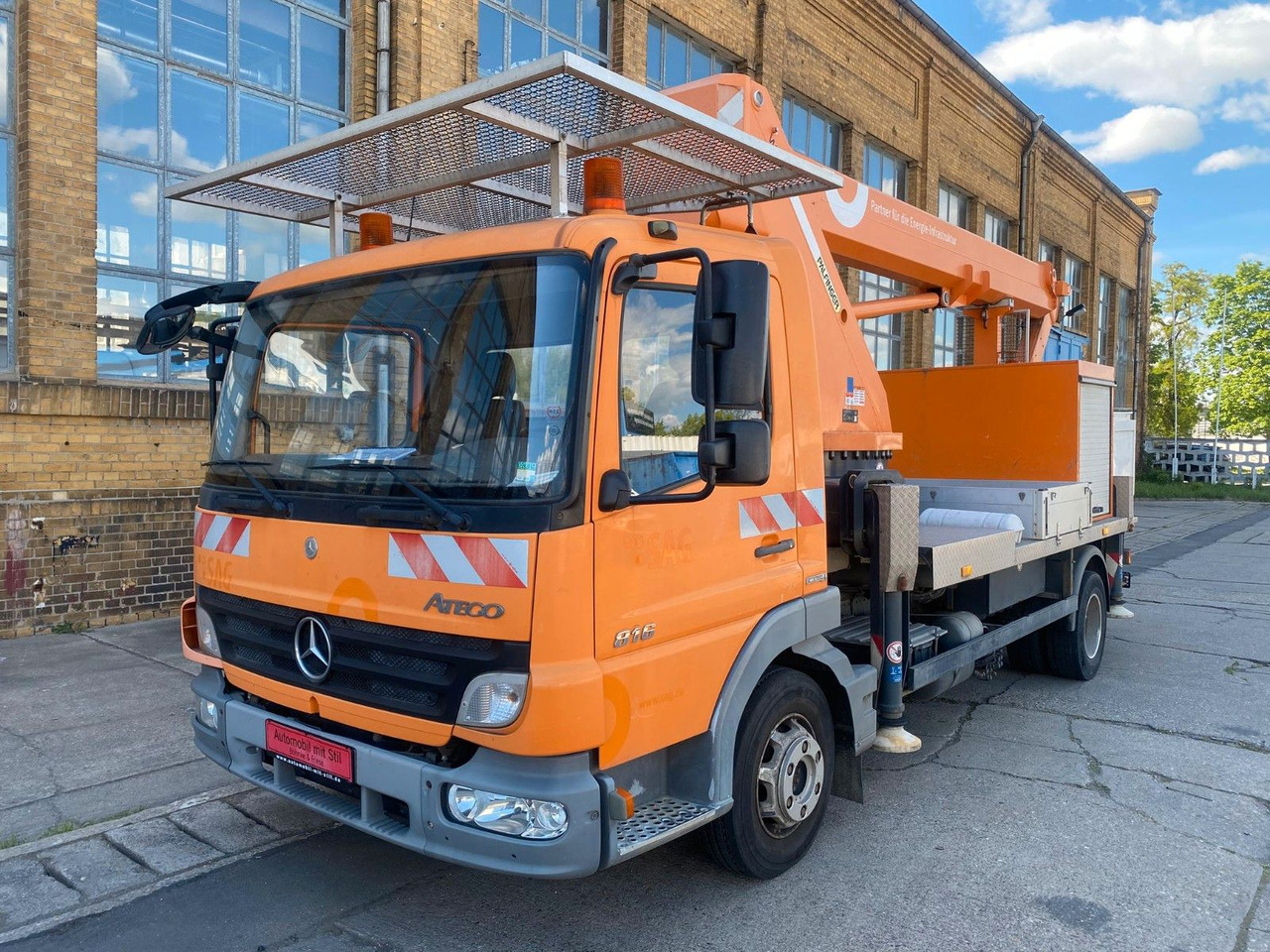 Mercedes-Benz ATEGO WUMAG ELEVANT WT230 23m TÜV - Emelőkosaras teherautó: 1 kép. Mercedes-Benz ATEGO WUMAG ELEVANT WT230 23m TÜV - Emelőkosaras teherautó: 1 kép.