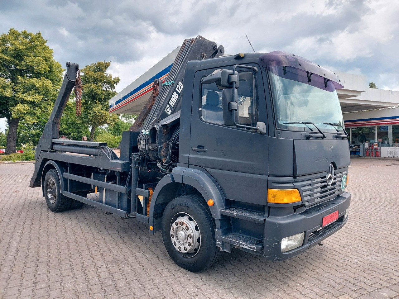 Mercedes-Benz Actros 1828 Hiab Absetzkipper Hiab Kran Absetzer - Billenőplatós teherautó, Darus autó: 1 kép. Mercedes-Benz Actros 1828 Hiab Absetzkipper Hiab Kran Absetzer - Billenőplatós teherautó, Darus autó: 1 kép.
