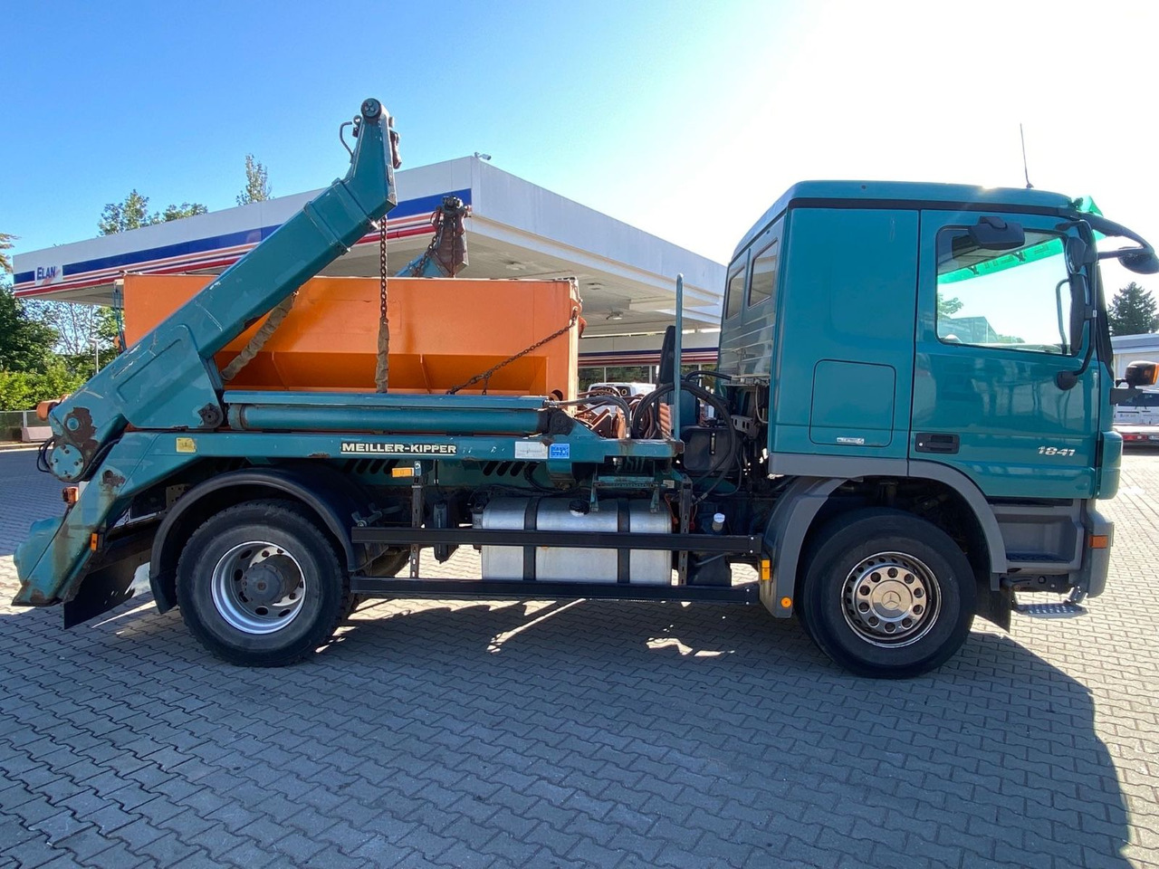 Mercedes-Benz Actros 2/3 6-Zyl. 1841 MEILER ABSATZKIPP. WINTER - Billenőplatós teherautó: 3 kép. Mercedes-Benz Actros 2/3 6-Zyl. 1841 MEILER ABSATZKIPP. WINTER - Billenőplatós teherautó: 3 kép.