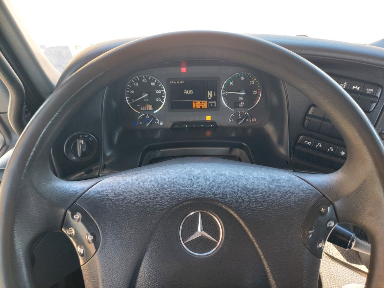 Horgos rakodó teherautó Mercedes-Benz Actros 6-Zyl. 2546 ABROLLKIPPER MEILER: 14 kép. Horgos rakodó teherautó Mercedes-Benz Actros 6-Zyl. 2546 ABROLLKIPPER MEILER: 14 kép.