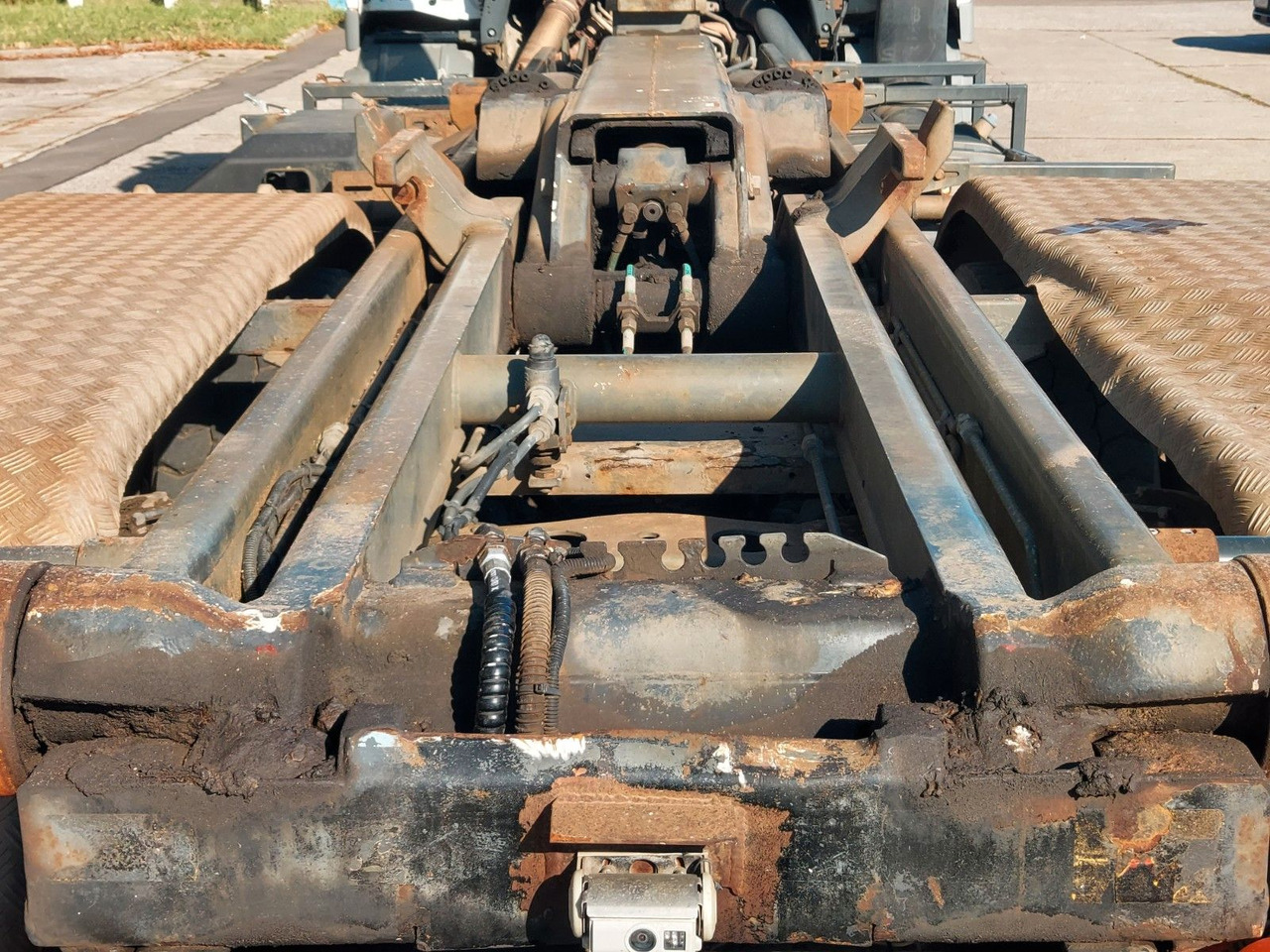 Mercedes-Benz Actros 6-Zyl. 2546 ABROLLKIPPER MEILER - Horgos rakodó teherautó: 4 kép. Mercedes-Benz Actros 6-Zyl. 2546 ABROLLKIPPER MEILER - Horgos rakodó teherautó: 4 kép.