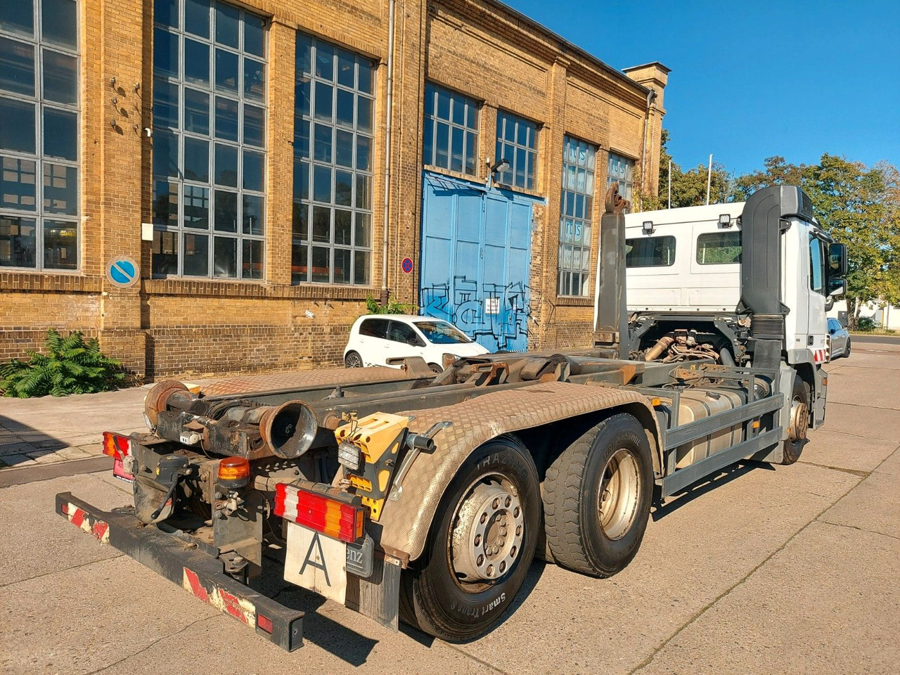 Horgos rakodó teherautó Mercedes-Benz Actros 6-Zyl. 2546 ABROLLKIPPER MEILER: 8 kép. Horgos rakodó teherautó Mercedes-Benz Actros 6-Zyl. 2546 ABROLLKIPPER MEILER: 8 kép.