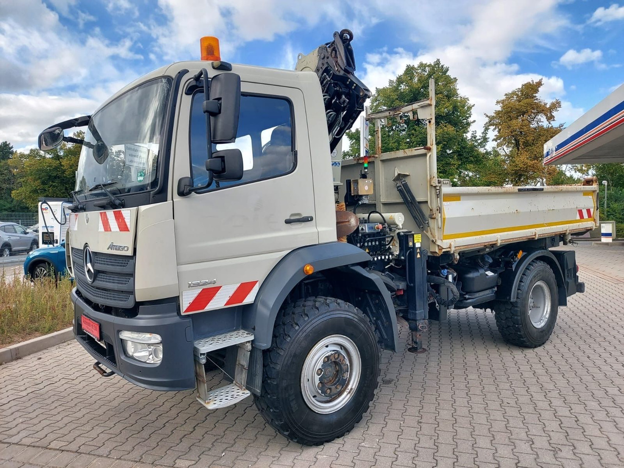 Mercedes-Benz Atego / 1324 MEILER 4X4 KRAN ATLAS 116.3 - Billenőplatós teherautó, Darus autó: 1 kép. Mercedes-Benz Atego / 1324 MEILER 4X4 KRAN ATLAS 116.3 - Billenőplatós teherautó, Darus autó: 1 kép.