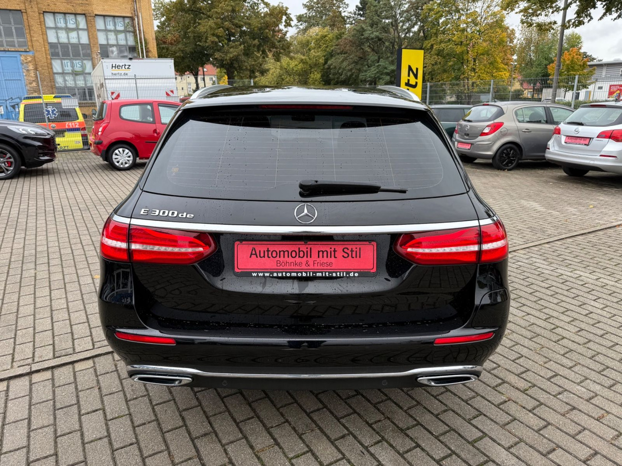 Mercedes-Benz E -Klasse T-Modell E 300 de LED NAVI ACC TEILLED - Kombi: 5 kép. Mercedes-Benz E -Klasse T-Modell E 300 de LED NAVI ACC TEILLED - Kombi: 5 kép.