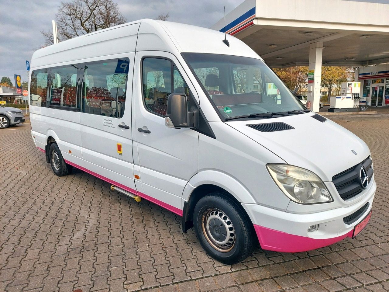 Mercedes-Benz SPRINTER 316 CDI 15 SITZE KLIMA - Minibusz, Kisbusz: 2 kép. Mercedes-Benz SPRINTER 316 CDI 15 SITZE KLIMA - Minibusz, Kisbusz: 2 kép.