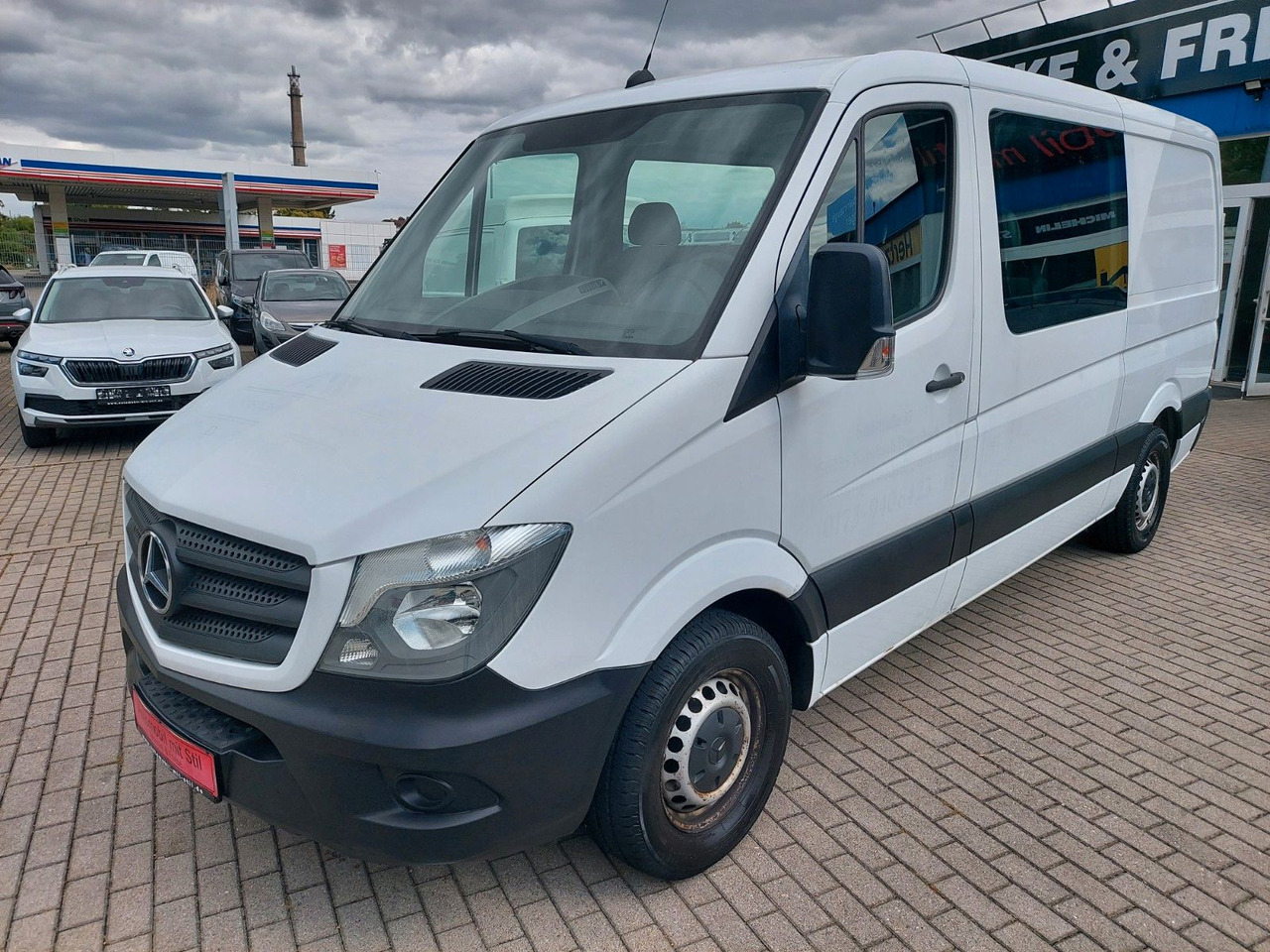 Mercedes-Benz Sprinter II Kasten 314 CDI Mixto 6 Sitze - Kisbusz: 5 kép. Mercedes-Benz Sprinter II Kasten 314 CDI Mixto 6 Sitze - Kisbusz: 5 kép.