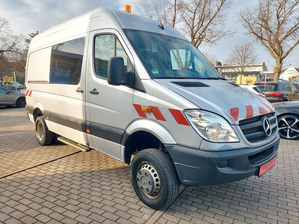 Mercedes-Benz Sprinter II Kasten 516 4X4 lang hoch Klima AHK - Furgon: 3 kép. Mercedes-Benz Sprinter II Kasten 516 4X4 lang hoch Klima AHK - Furgon: 3 kép.